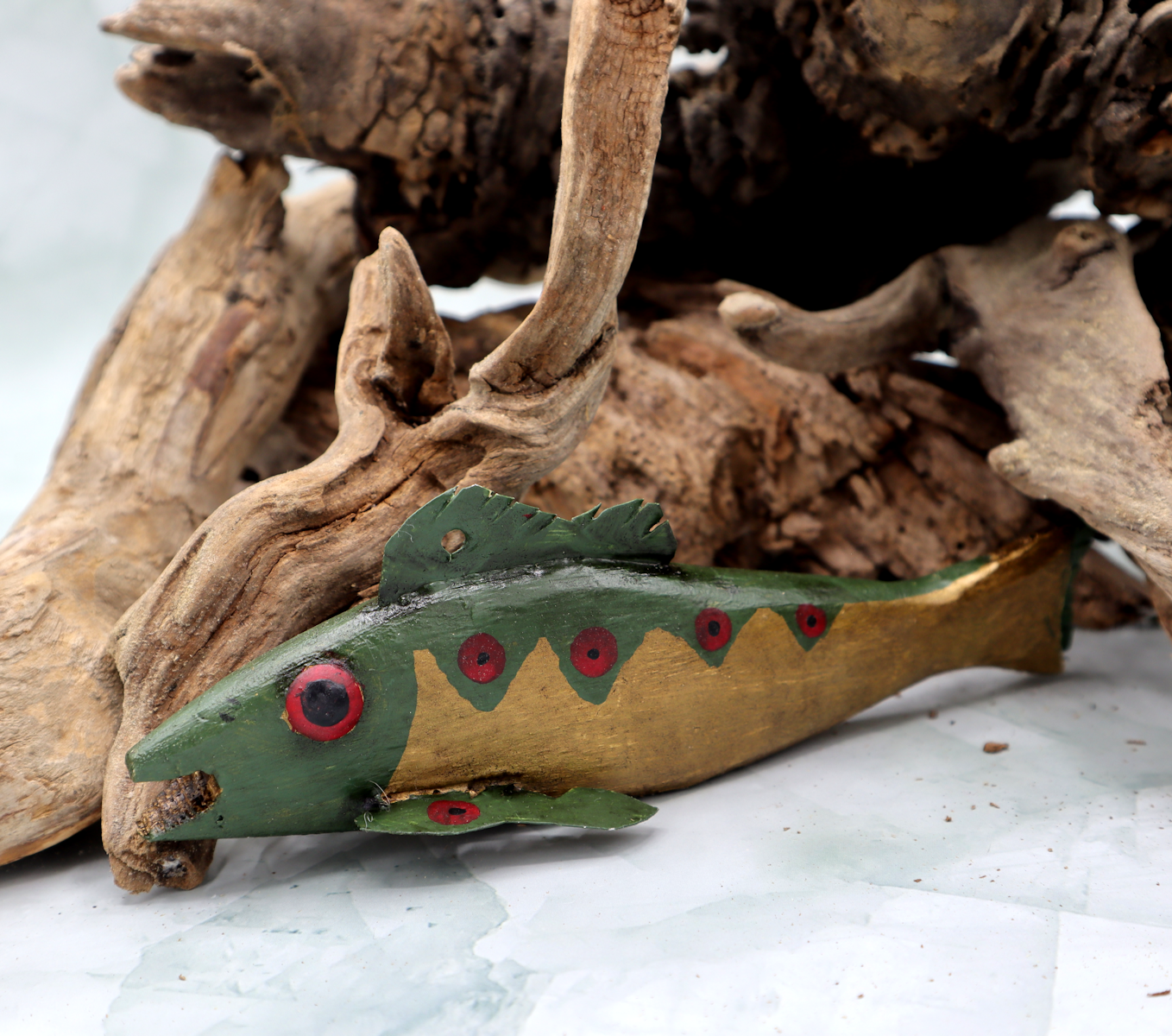 Handcarved Wooden Fish Decoy Folk Art (Green/Gold)